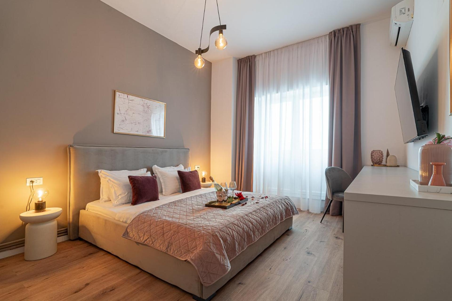 Loggia & Luxe 5Br Penthouse In Universitatii Area Bucarest Exterior foto