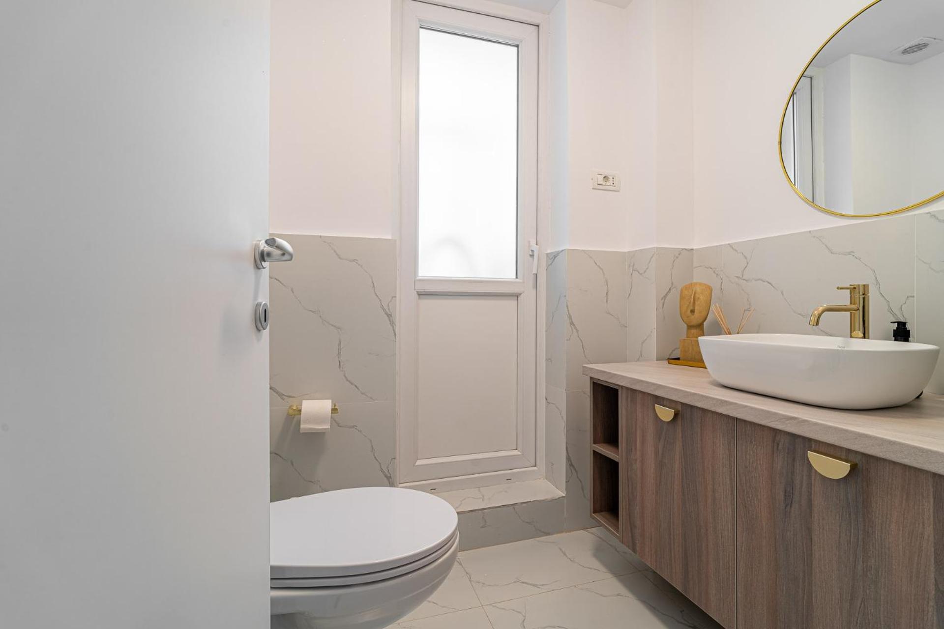 Loggia & Luxe 5Br Penthouse In Universitatii Area Bucarest Exterior foto