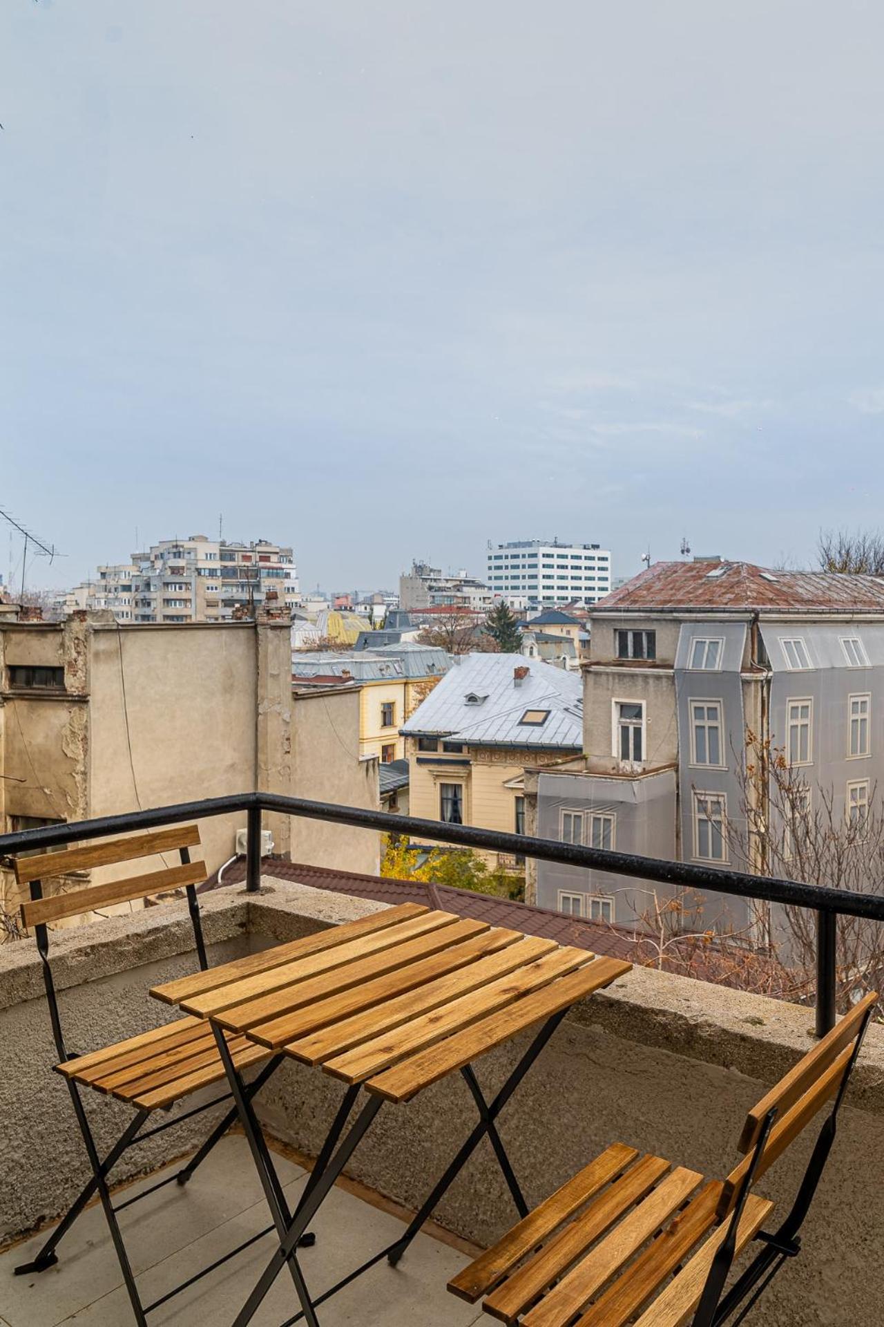 Loggia & Luxe 5Br Penthouse In Universitatii Area Bucarest Exterior foto