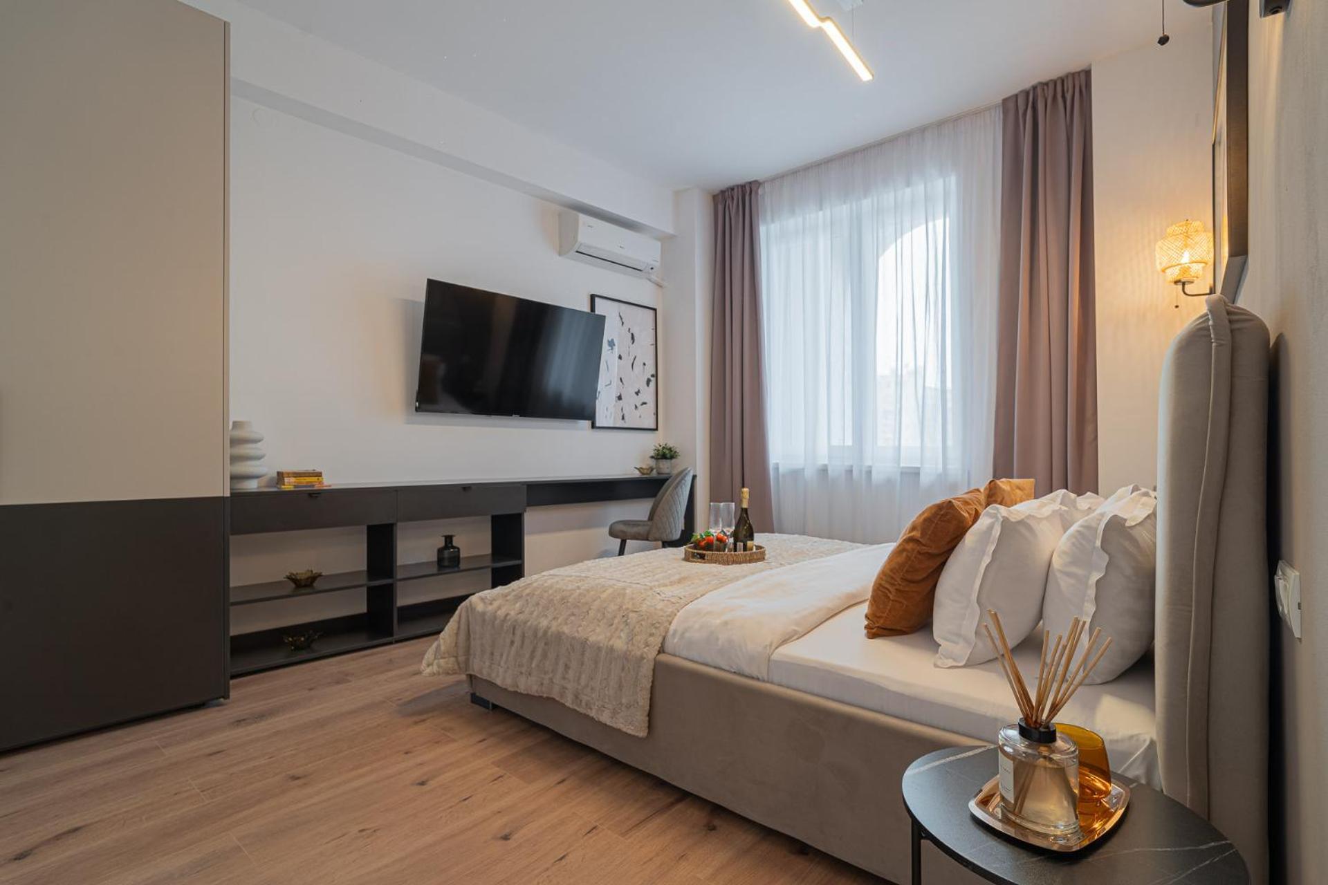 Loggia & Luxe 5Br Penthouse In Universitatii Area Bucarest Exterior foto