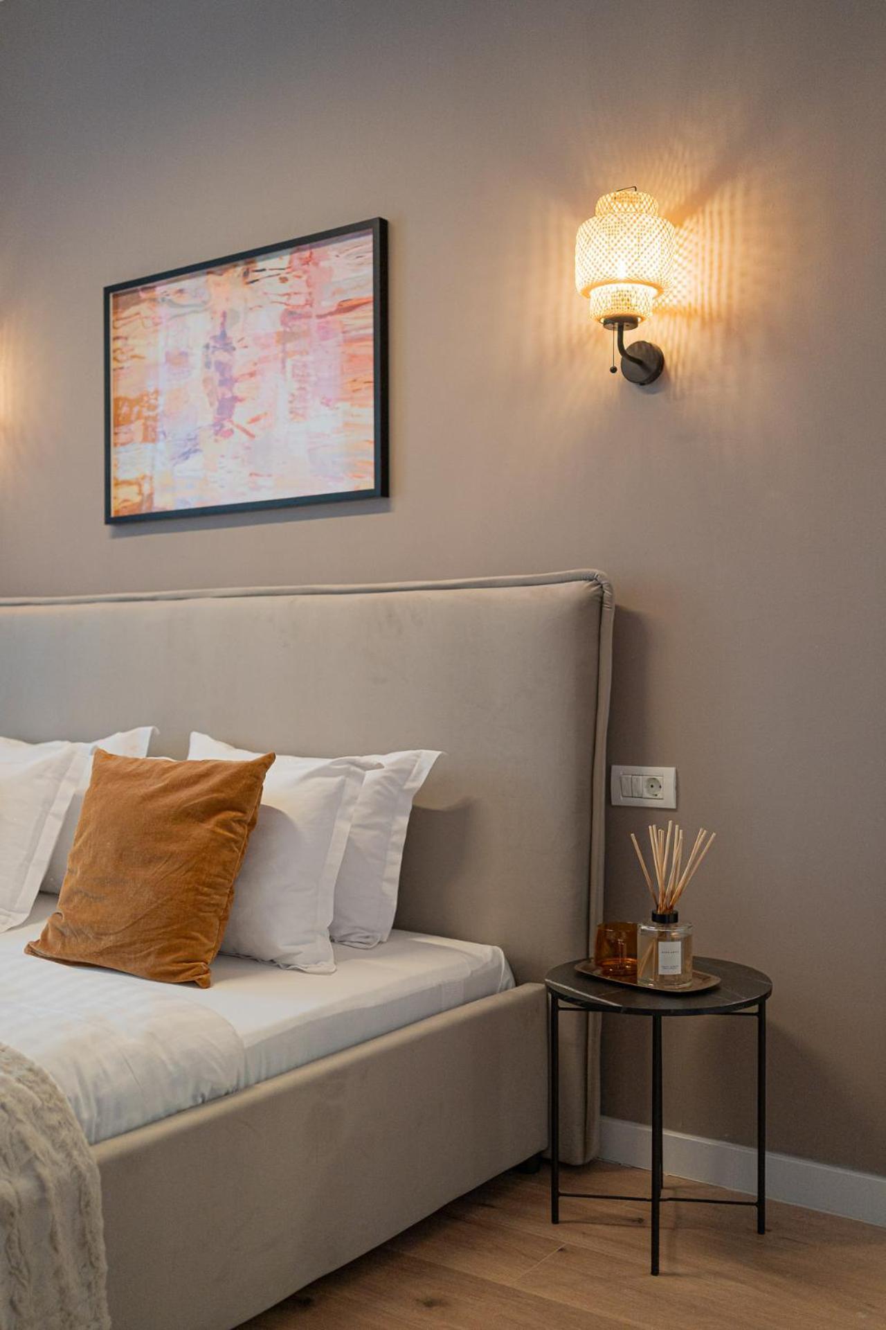 Loggia & Luxe 5Br Penthouse In Universitatii Area Bucarest Exterior foto