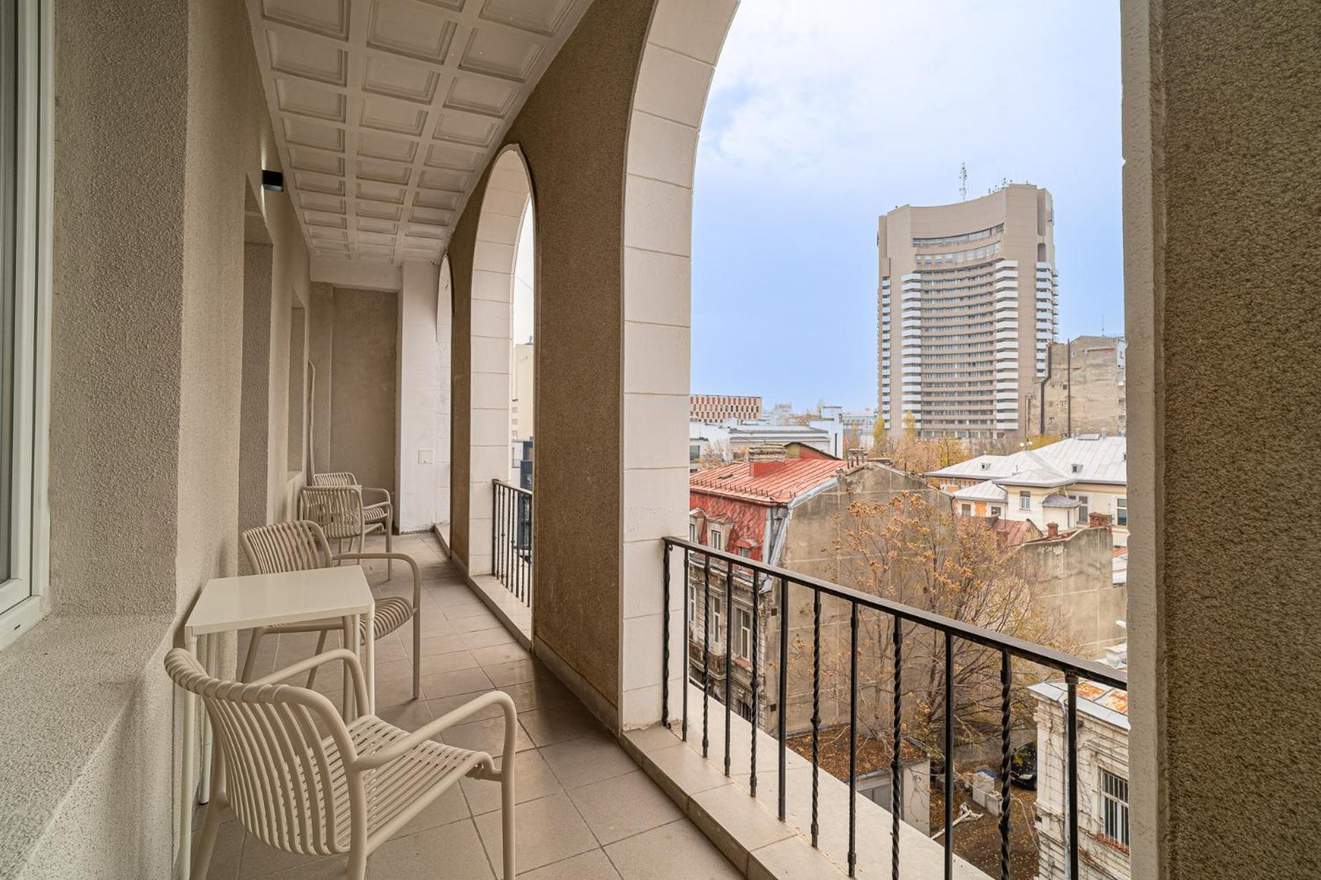 Loggia & Luxe 5Br Penthouse In Universitatii Area Bucarest Exterior foto