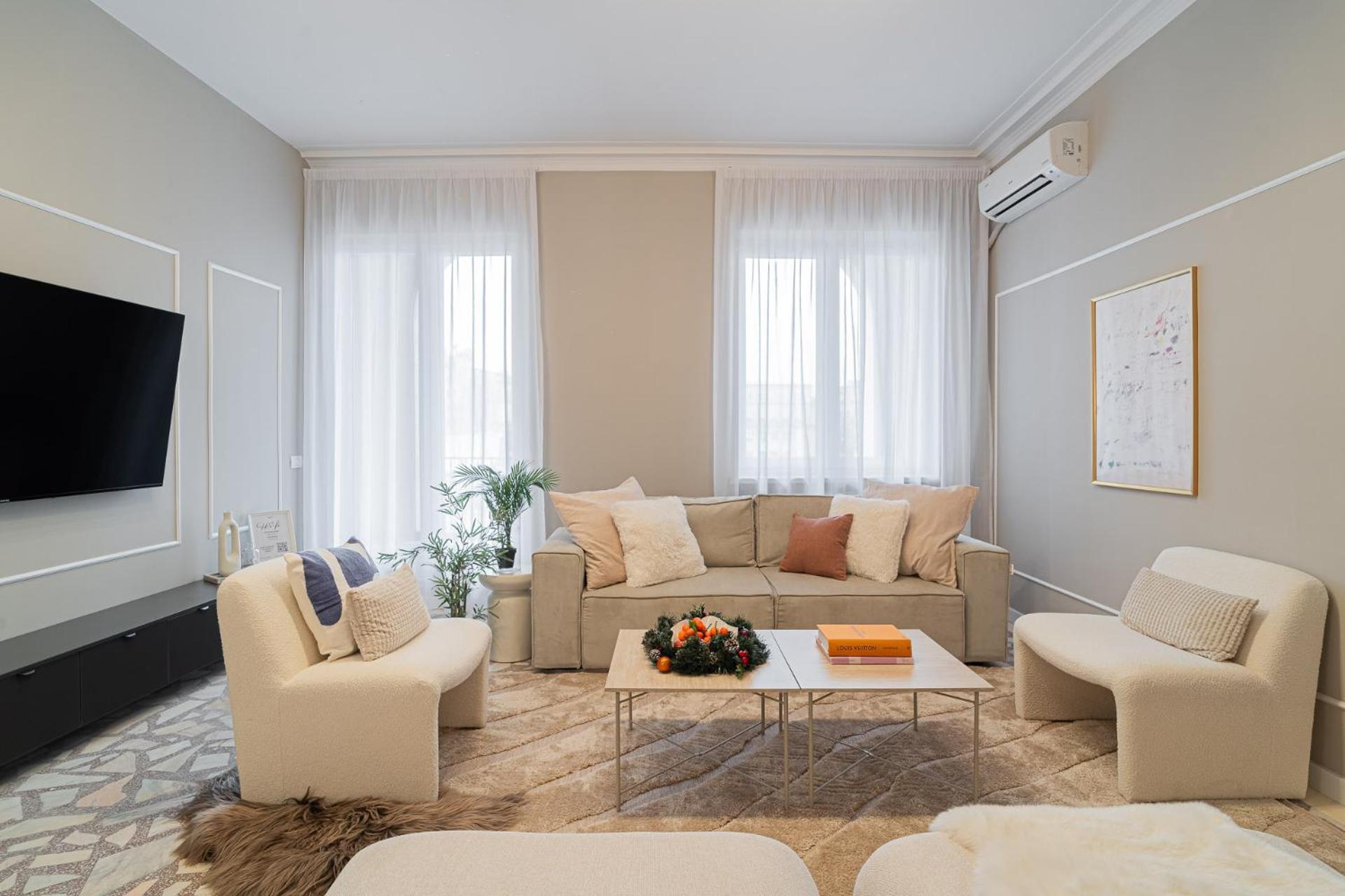 Loggia & Luxe 5Br Penthouse In Universitatii Area Bucarest Exterior foto