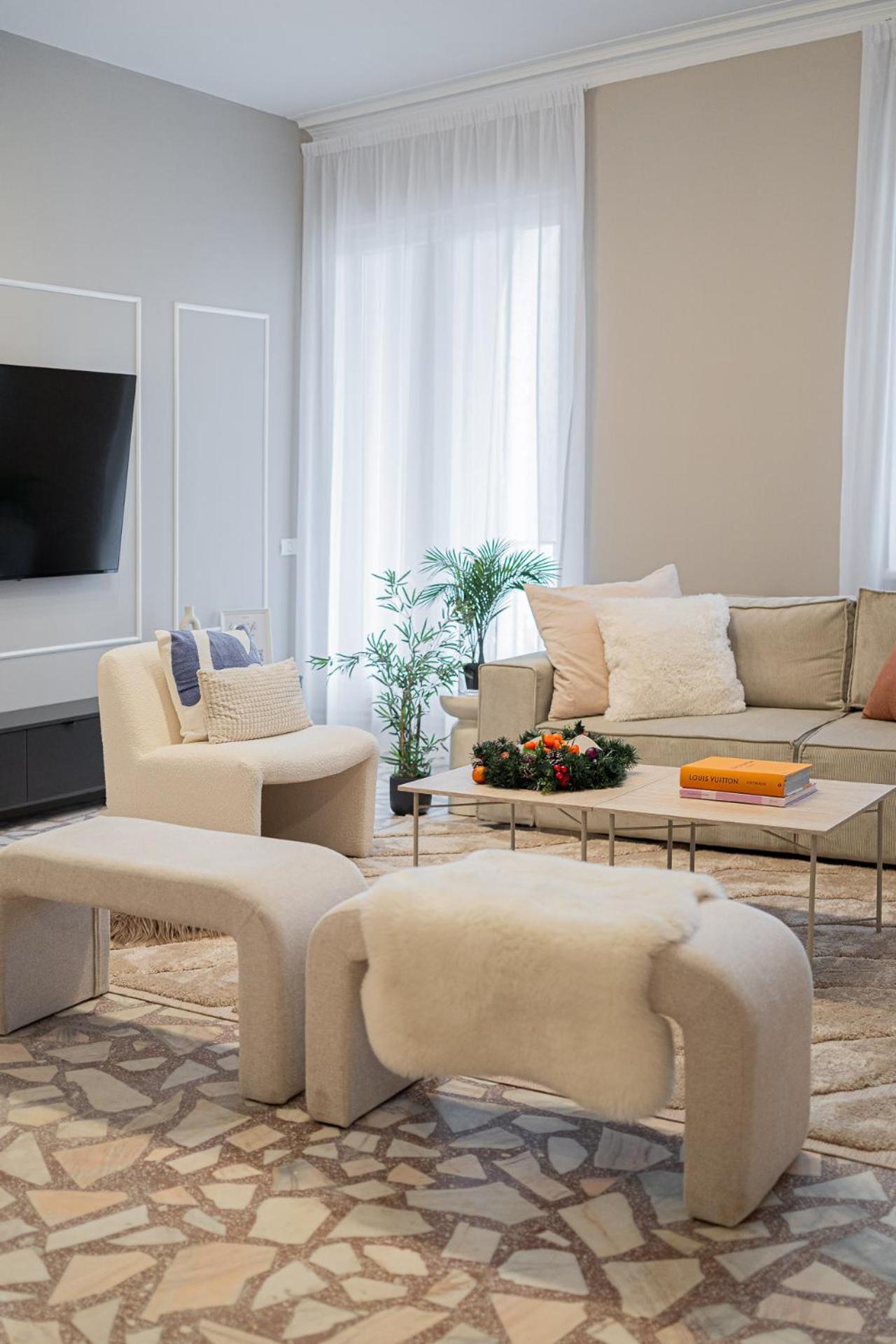 Loggia & Luxe 5Br Penthouse In Universitatii Area Bucarest Exterior foto