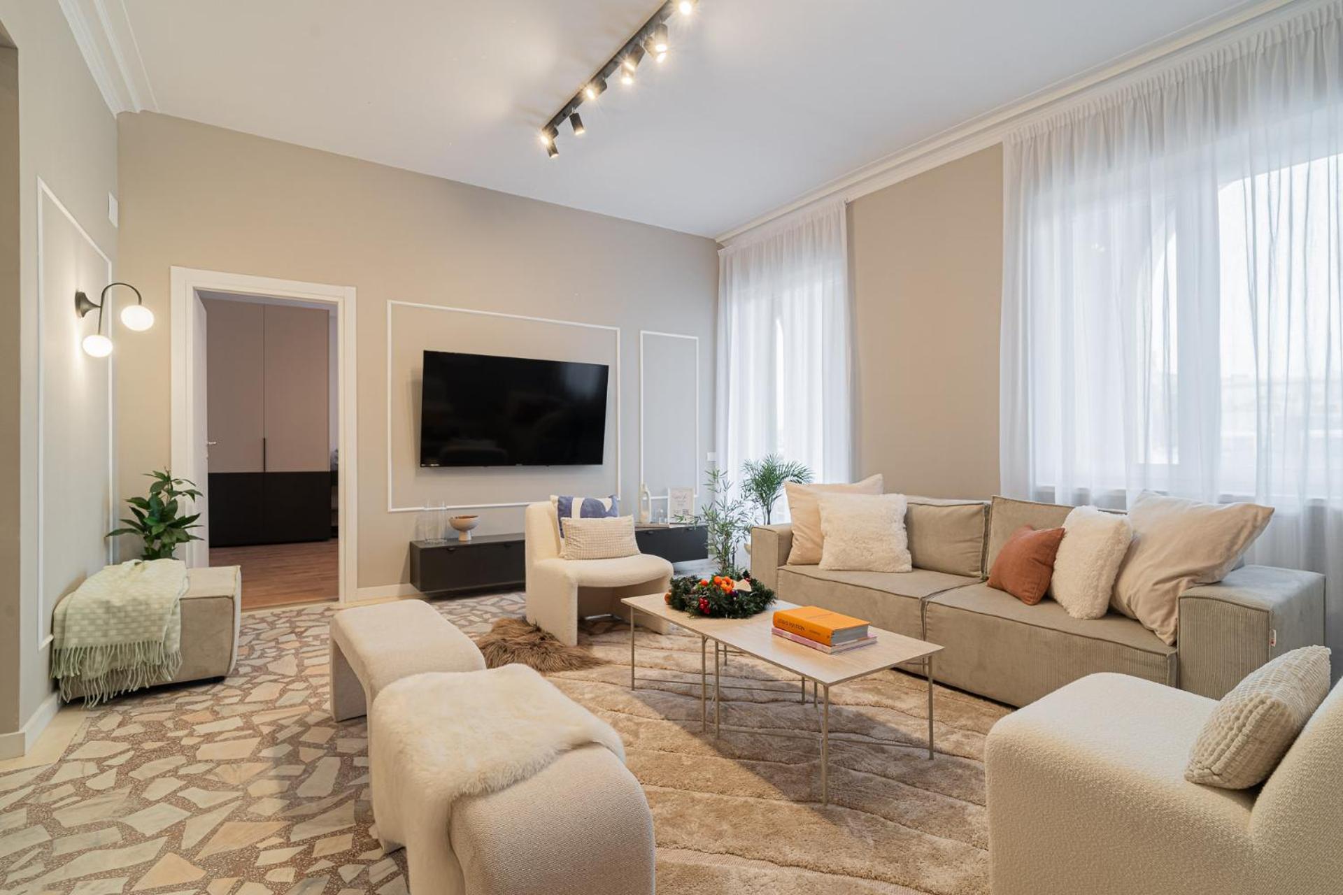 Loggia & Luxe 5Br Penthouse In Universitatii Area Bucarest Exterior foto